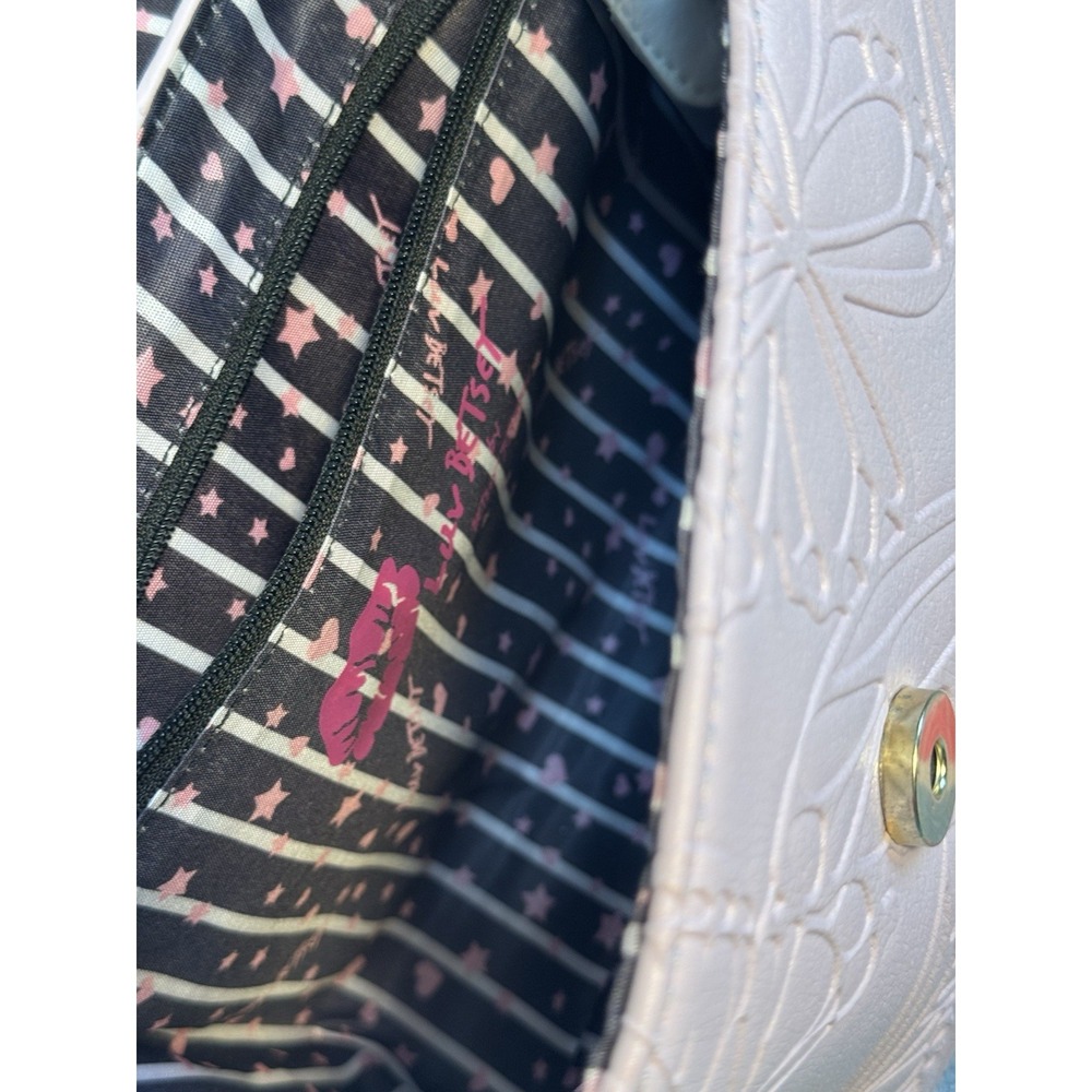 Pre-Owned Betsey Johnson Luv Crossbody Quilted Purse Excellent Condition - Picture 4 of 16